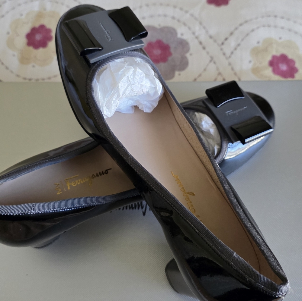 Salvatore Ferragamo Vara Bow Pumps